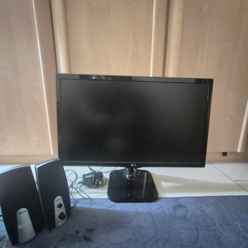 LG 24 inch Monitor + Trust Mila Speaker – Compleet setje!, Computers en Software, Monitoren, Zo goed als nieuw, HDMI, VGA, Gaming