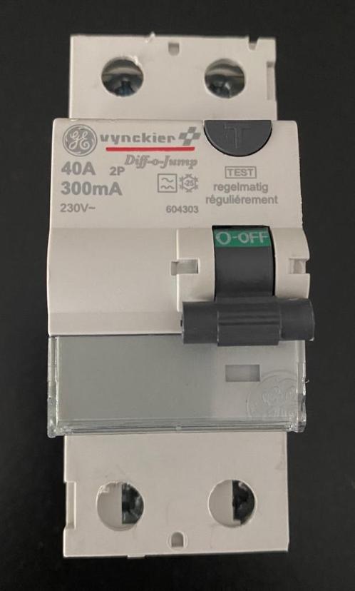 Vynckier Diff-o-Jump 40A 300mA, Doe-het-zelf en Bouw, Elektriciteit en Kabels, Gebruikt, Schakelaar, Ophalen of Verzenden
