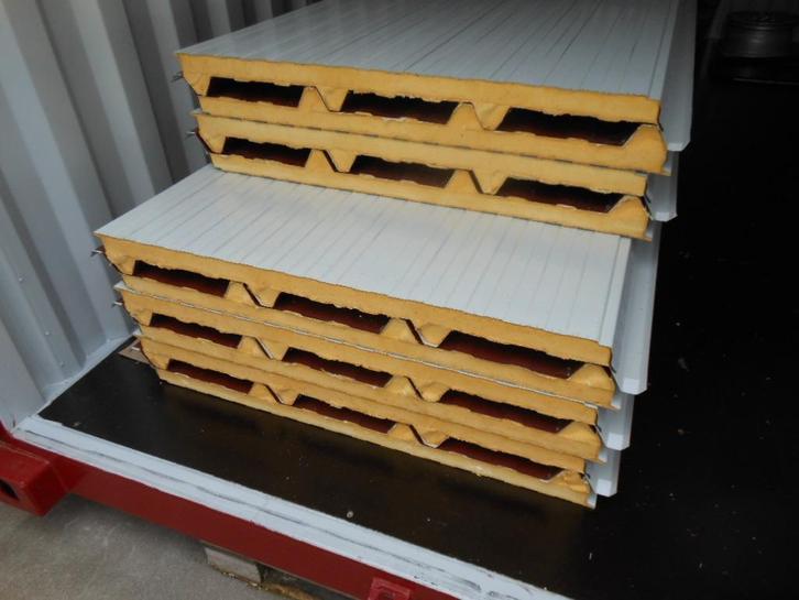 Dakpanelen met 40mm isolatie ( JORISIDE ), Doe-het-zelf en Bouw, Dakpannen en Dakbedekking, Nieuw, Golfplaat, Metaal, Rood, Ophalen of Verzenden