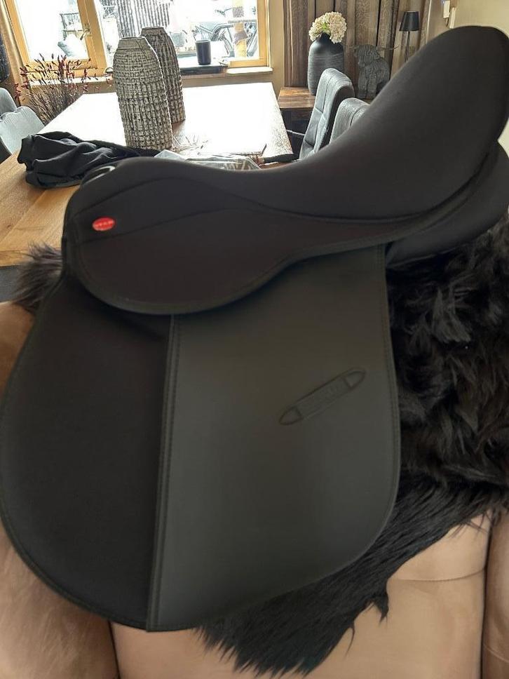 Star synthetic veelzijdigheidzadel, Dieren en Toebehoren, Paarden en Pony's | Zadels, Nieuw, Ophalen