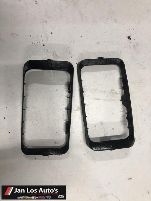 Audi 80 B2 typ81  mistlamp  inbouwrand facelit, Auto-onderdelen, Overige Auto-onderdelen, Audi, Gebruikt, Ophalen of Verzenden