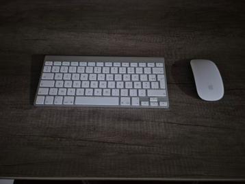 Toetsenbord  en draadloze muis   Apple iMac beschikbaar voor biedingen