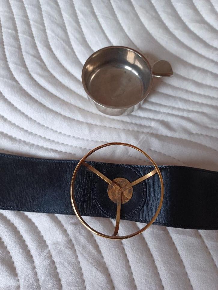 DELVAUX Rare pendoir-cendrier de fauteuil noir siglé, Bijoux, Sacs & Beauté, Sacs | Sacs Femme, Noir, Envoi