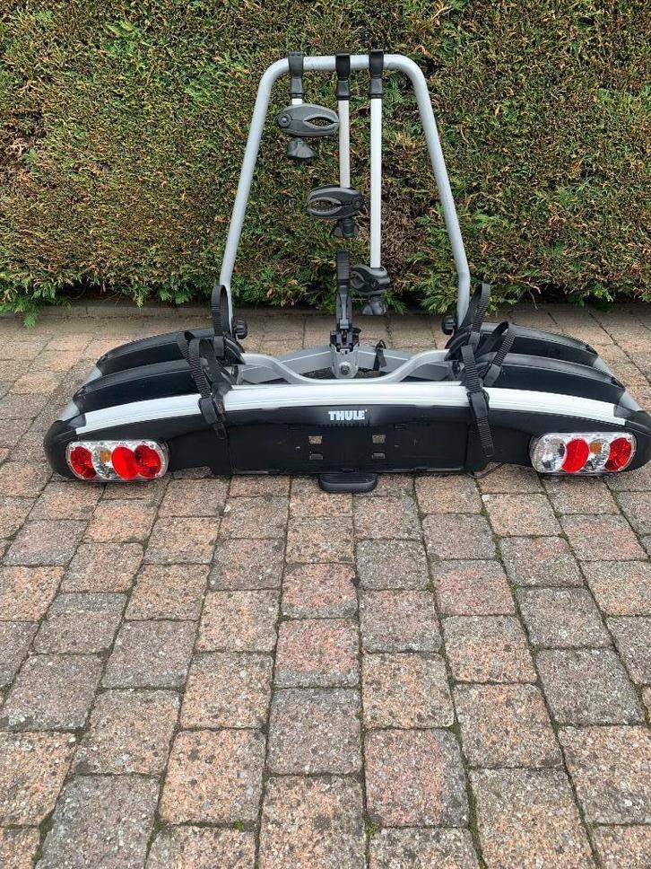 Thule fietsdrager geschikt voor 3 fietsen, Auto diversen, Fietsendragers, Zo goed als nieuw, Trekhaakdrager, 3 fietsen of meer