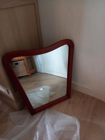 Mooie vintage spiegel beschikbaar voor biedingen