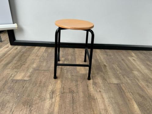 Houten kruk 51cm hoog, Huis en Inrichting, Krukjes, Gebruikt, Hout, Ophalen