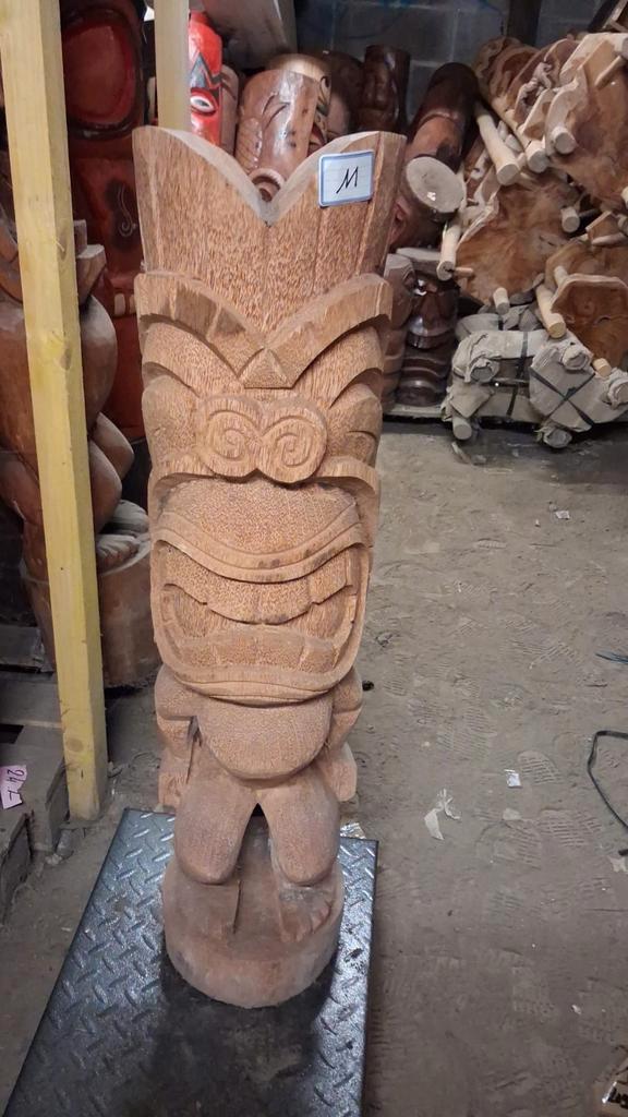 statue totem Tiki 100 cm en bois de cocotier, Antiek en Kunst, Kunst | Beelden en Houtsnijwerken, Ophalen of Verzenden