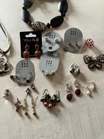 Boucles d’oreilles, Enlèvement, Neuf, Autres matériaux, Avec strass