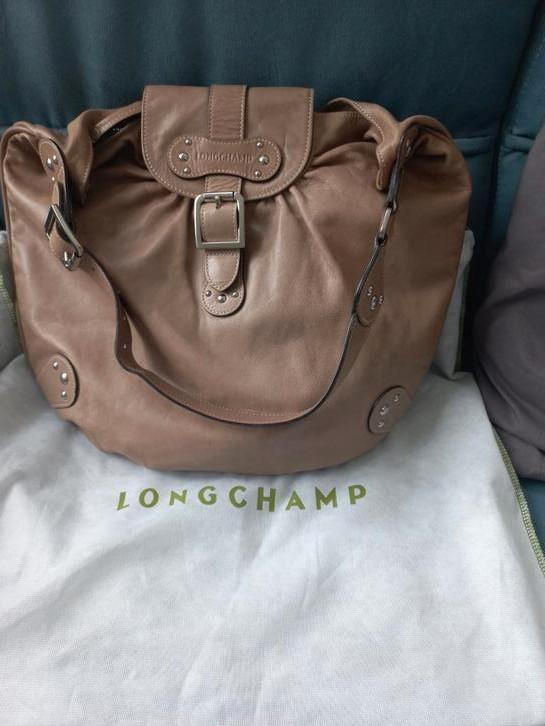 Très joli sac en cuir"Longchamp" beige, 42L/36l, Vêtements | Femmes, Vêtements Femmes Autre, Comme neuf, Enlèvement ou Envoi
