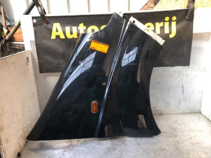 Aile avant droite d'un Opel Vivaro, Autos : Pièces & Accessoires, Carrosserie & Tôlerie, Opel, Utilisé, 3 mois de garantie, Enlèvement ou Envoi