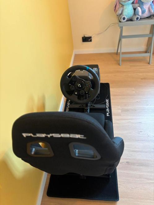 Logitech G923 + playseat en vloermat, Games en Spelcomputers, Spelcomputers | Xbox | Accessoires, Zo goed als nieuw, Xbox One