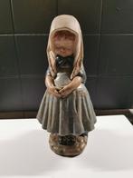 Little girl with scarf. Lladro. Francisco Catala, Ophalen of Verzenden