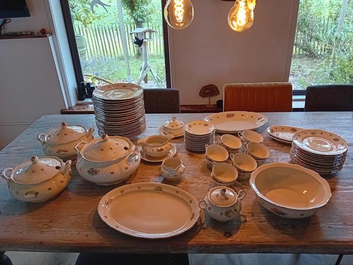 1950 Mosa Maastricht, 72 delig. van opa en oma, Antiek en Kunst, Antiek | Servies compleet, Ophalen