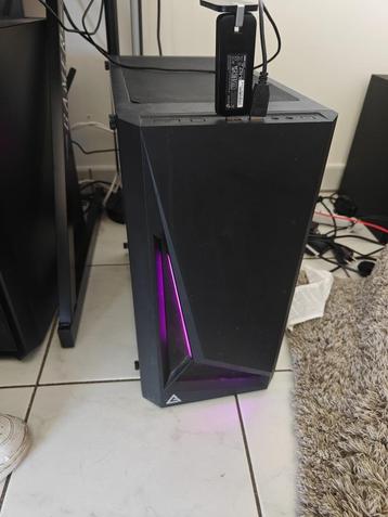 Pc met werk aan beschikbaar voor biedingen
