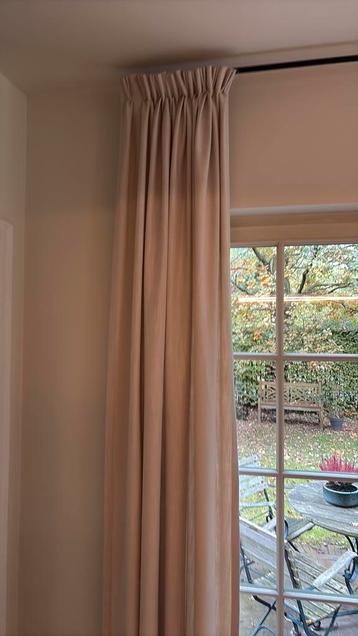 Kwaliteitsovergordijnen beschikbaar voor biedingen