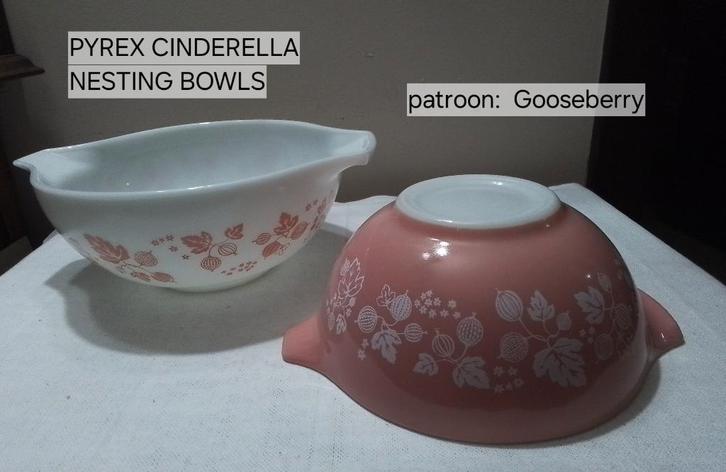 2 bols gigognes vintage en pyrex Cendrillon, Maison & Meubles, Cuisine | Vaisselle, Envoi