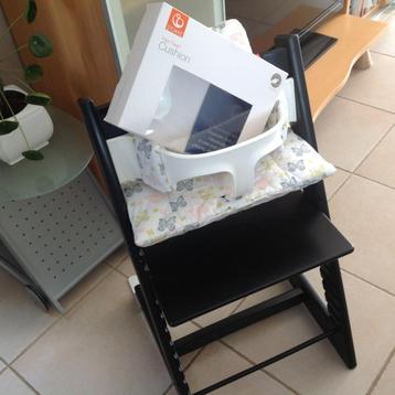 Tripp Trapp Stokke noir avec ensemble pour bébé et oreillers, Enlèvement ou Envoi, Comme neuf, Chaise évolutive, Coulissant
