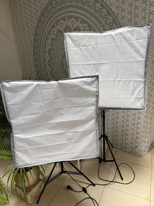 Set van 2 Neewer 60x60cm softbox E27-700W studiolamp, Audio, Tv en Foto, Fotografie | Fotostudio en Toebehoren, Zo goed als nieuw