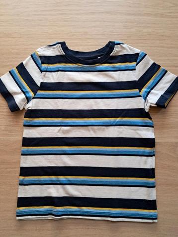 Nieuwe T-shirt. Maat 110. beschikbaar voor biedingen