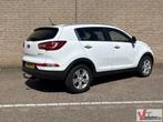 Kia Sportage 1.6 GDI Plus Pack | Cruise | Climate | Camera |, Auto's, Kia, Zwart, 149 g/km, Wit, Bedrijf