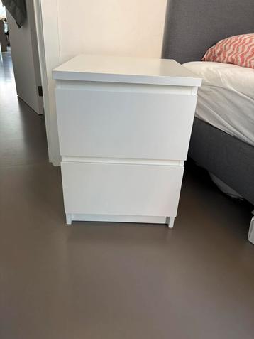 Witte Nachtkast Ikea in zeer goede staat beschikbaar voor biedingen