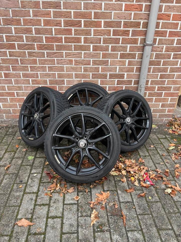 18” Koningsrader velgen met winterbanden Nokian 225/40 R18, Auto-onderdelen, Banden en Velgen, Velg(en), Winterbanden, 18 inch