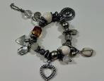 Zilverkleurige armband met bedels, Handtassen en Accessoires, Armbanden, Ophalen of Verzenden, Zo goed als nieuw, Zilver