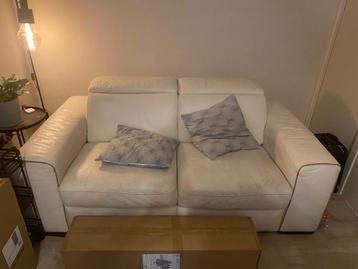 Fauteuil cuir - couleur creme - a donner braine-le-Chateau