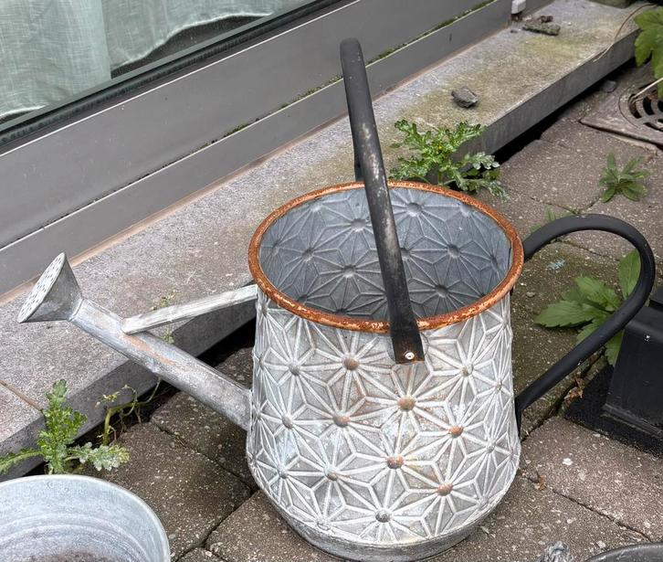 Zinken (sier) gieter, Tuin en Terras, Gieters, Gebruikt, Overige materialen, Ophalen