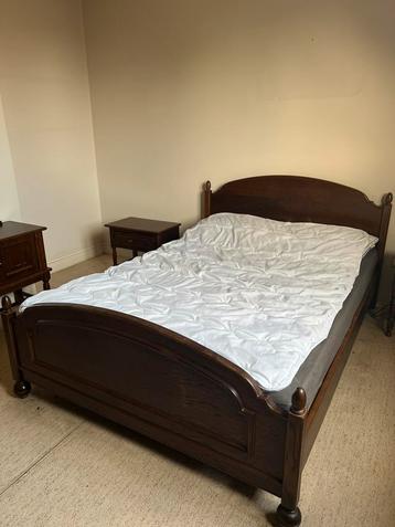 Lit (2 pers.), 2 tables de chevet, armoire et commode, Enlèvement, Comme neuf