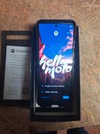 Motorola razr 40 ultra met achteraan klein barstje,, Telecommunicatie, Mobiele telefoons | Motorola, Ophalen, Zo goed als nieuw