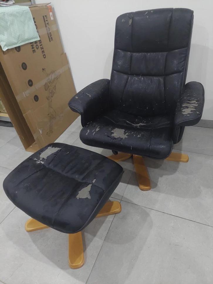 Relaxfauteuil met poef, Huis en Inrichting, Fauteuils, Gebruikt, Hout, Kunststof, Stof, 75 tot 100 cm, Minder dan 75 cm, Ophalen