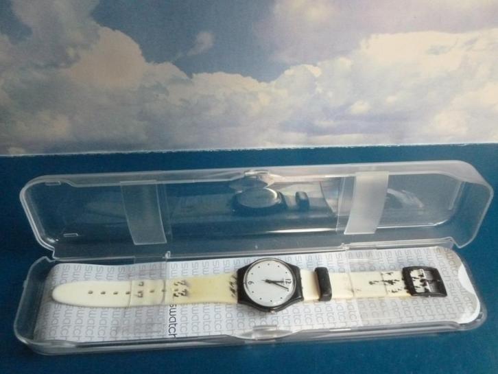 Montre Femme SWATCH St. Steel YCS518 Made in Suisse +Boitier, Handtassen en Accessoires, Horloges | Dames, Gebruikt, Polshorloge