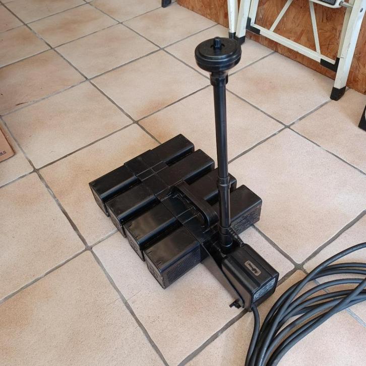 Fonteinpomp, Tuin en Terras, Waterpartijen en Fonteinen, Gebruikt, Overige typen, Kunststof, Ophalen