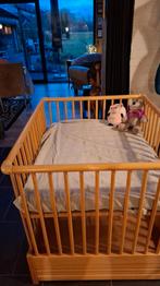 babybox houtkleurig, met lade en matras, Kinderen en Baby's, Ophalen, Zo goed als nieuw, In hoogte verstelbaar