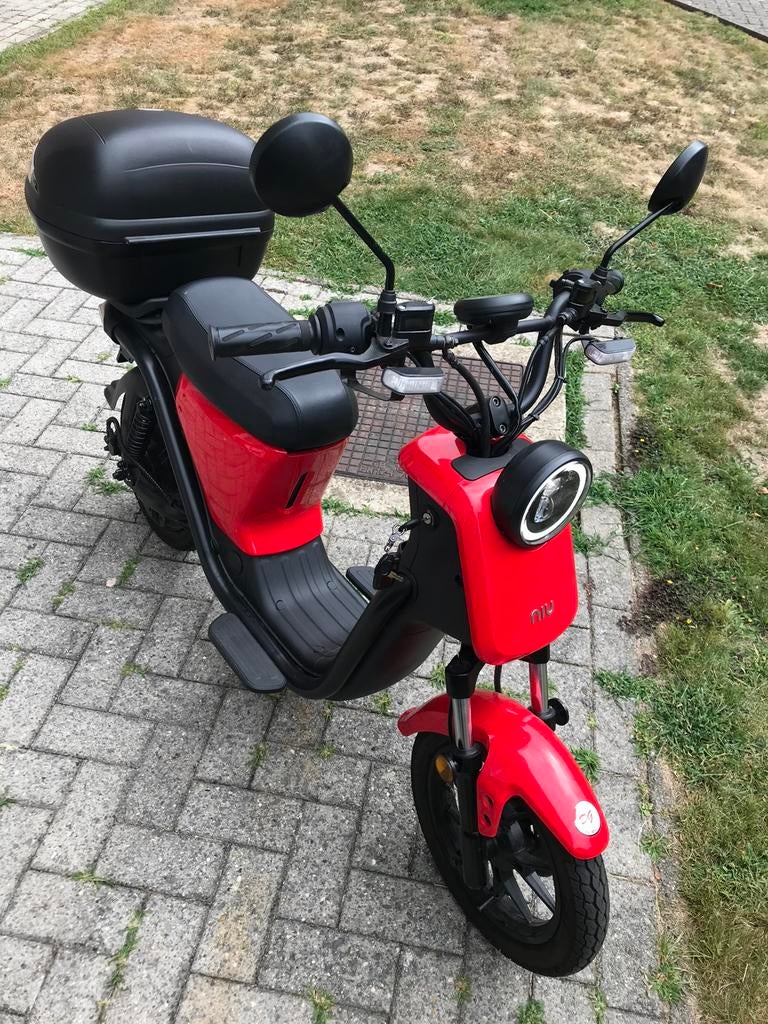 NIU Scooter Elektrisch Bouwjaar 2018 (B-klasse), Vélos & Vélomoteurs, Autres marques, Comme neuf, Enlèvement, Électrique