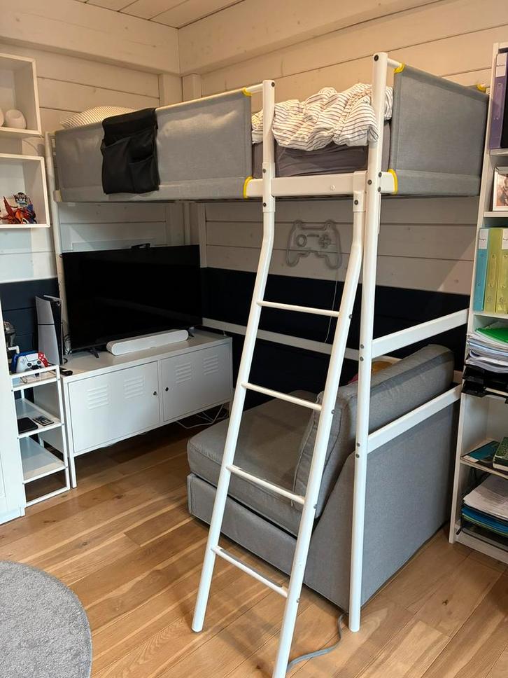Lit mezzanine + matelat IKEA en très bon état, Huis en Inrichting, Slaapkamer | Stapelbedden en Hoogslapers, Zo goed als nieuw