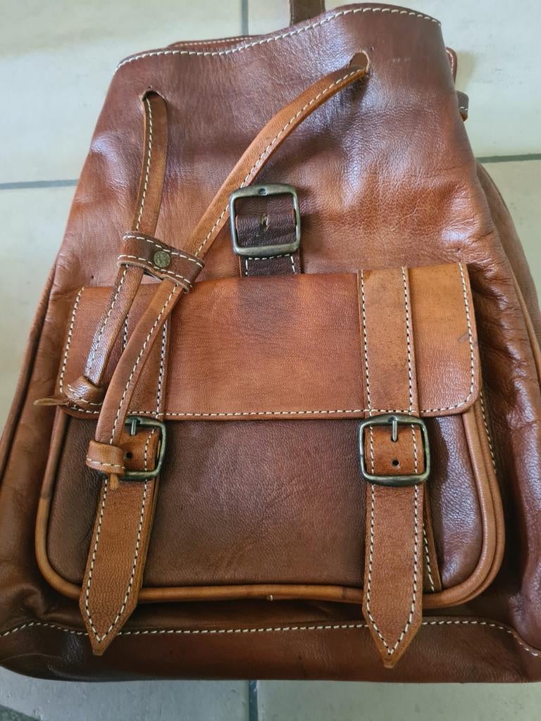 Cognac bruin lederen rugzak in nieuwstaat, Ophalen of Verzenden, Zo goed als nieuw