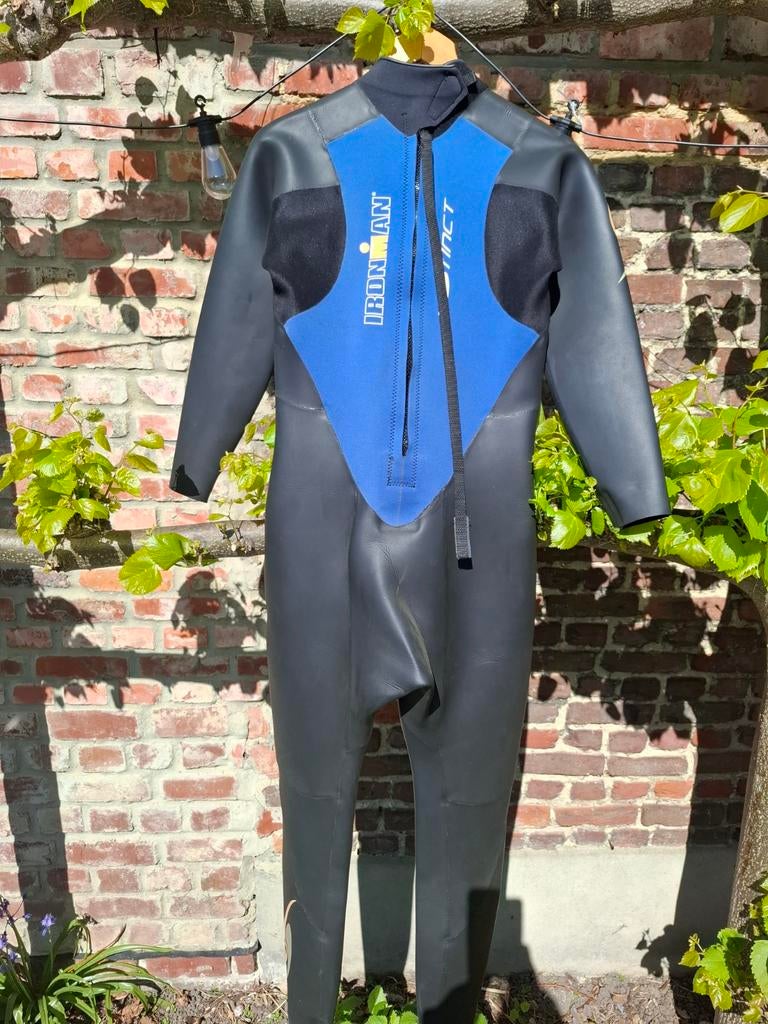 wetsuit size M, Enlèvement
