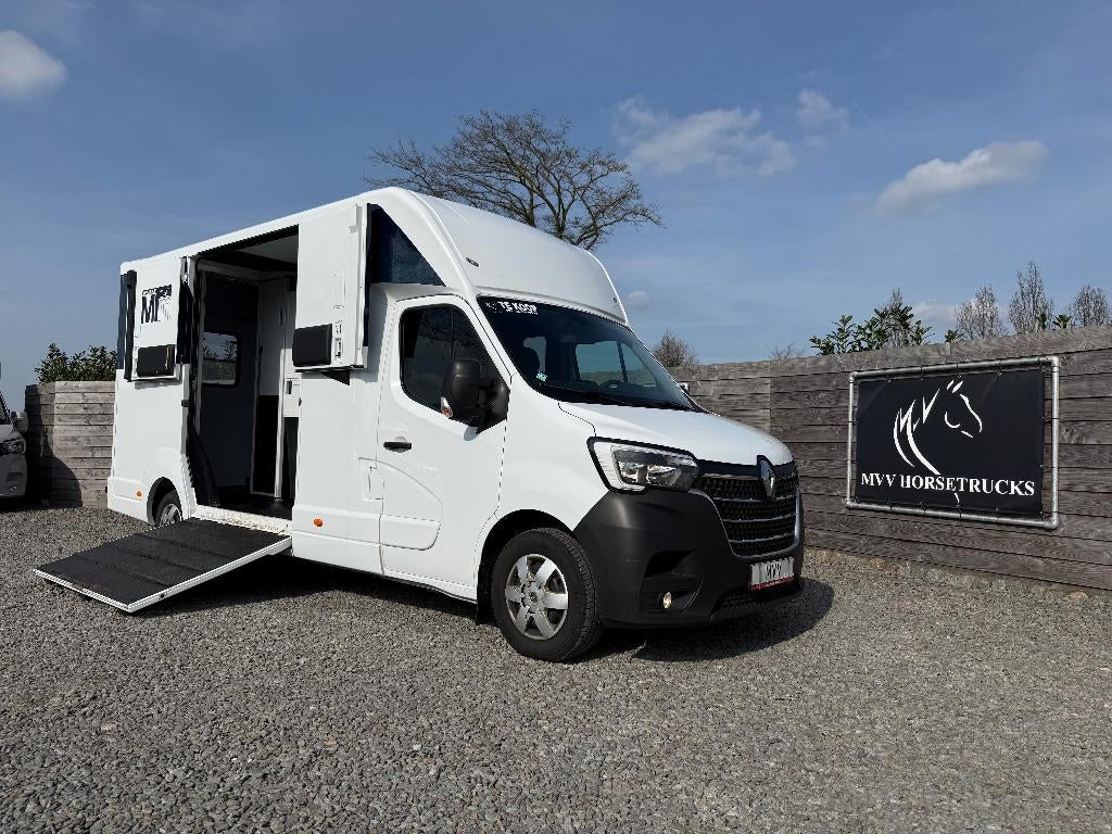 RENAULT | HORSETRUCK | MTM | STALLION 5XL | 2023 | DUB CAB, Animaux & Accessoires, Chevaux & Poneys | Semi-remorques & Remorques