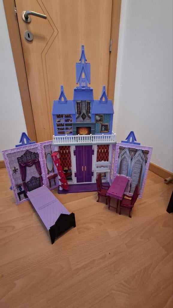 Frozen Snow Queen Castle