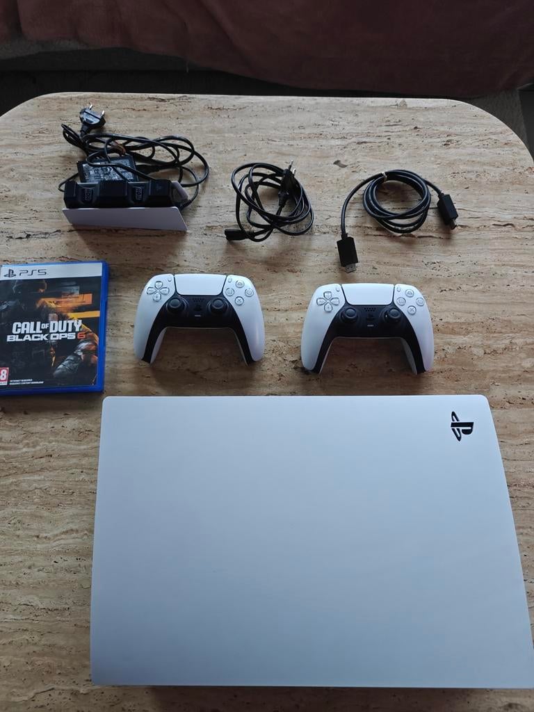Playstation 5 Disc Edition + extra SSD 1TB + 2 controllers, Enlèvement, Comme neuf, Playstation 5