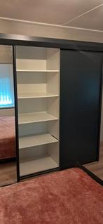 Kleerkast, 3 schuifdeuren waarvan 1 spiegeldeur, donker, Ophalen