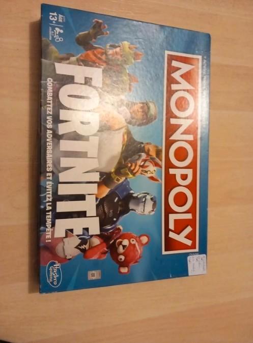 Monopoly Fortnite jeu de société Hasbro Gaming, Hobby & Loisirs créatifs, Jeux de société | Jeux de plateau, Utilisé, Trois ou quatre joueurs
