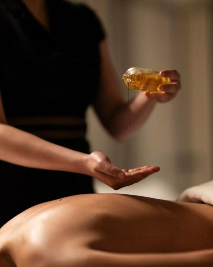 Massage complet pour  homme a l'huile chaude, Services & Professionnels, Bien-être | Masseurs & Salons de massage