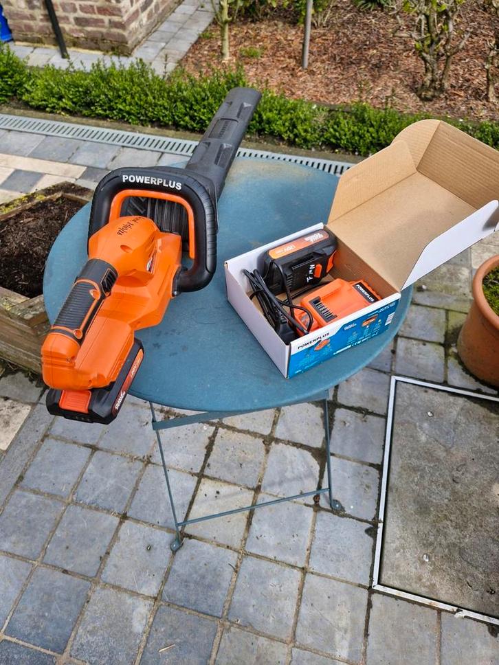 Taille-haie Powerplus, batterie, Jardin & Terrasse, Taille-haies, Batterie, Enlèvement