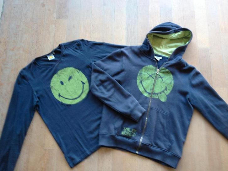 Smileyword  hoody + longsleeve 14 ans Tres bonne etat, Enfants & Bébés, Vêtements enfant | Taille 164, Utilisé, Garçon, Ensemble