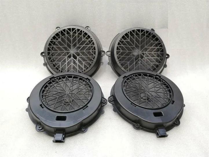 PORSCHE MACAN SPEAKERS SYSTEM KIT 7PP035454L+97064565102, Auto's, Porsche, Particulier, Macan, Radio, Overige brandstoffen, Zwart