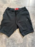 Nike tech korte broek, Vêtements | Hommes, Pantalons, Enlèvement ou Envoi, Comme neuf