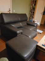 Zacht-lederen zetel + poef in uitmuntende staat, Huis en Inrichting, Ophalen